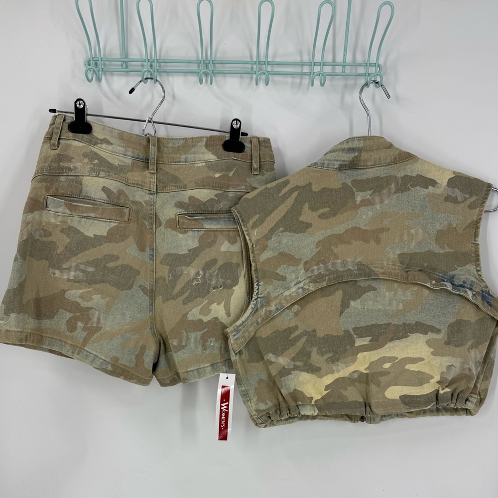 Grindhouse denim streetwear camo crop top and short set M NWT - Picture 3 of 17
